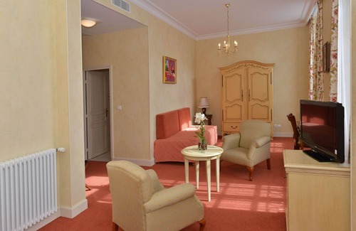 Ay Hotel | Unforgettable Stay at Hotel Castel Jeanson - Rated 9.6/10