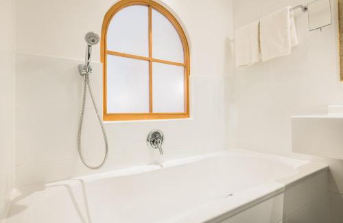 Kastelruth Hotel | Experience Hotel Castel Oswald von Wolkenstein: Oceanfront Escape