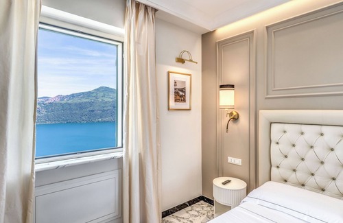 Castel Gandolfo Hotel | Elegant Hotel Castel Vecchio: Pool and Spa Retreat Awaits