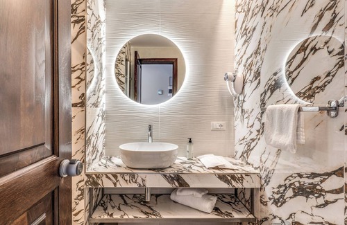 Castel Gandolfo Hotel | Elegant Hotel Castel Vecchio: Pool and Spa Retreat Awaits