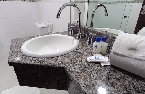 Vila Yolanda Hotel | Discover Hotel Castelo Branco: Family-Friendly Getaway
