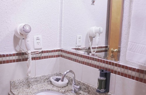 Goiania Hotel | Inviting Hotel Castelo Inn with Spa & Family Amenities