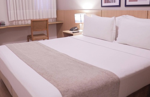 Goiania Hotel | Inviting Hotel Castelo Inn with Spa & Family Amenities