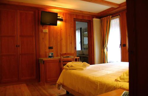 Champoluc Hotel | Pet-Friendly Hotel Castor: Rated 8.7 with Breakfast Included