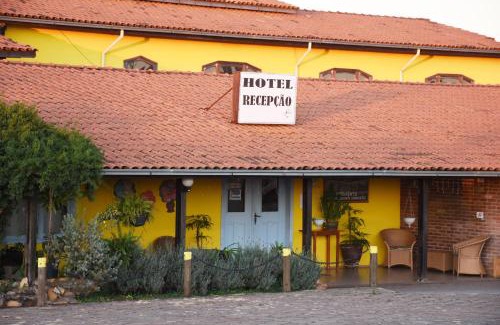 Cristalina Hotel | Pet-Friendly Hotel Catavento: Great 4-Star Stay Awaits