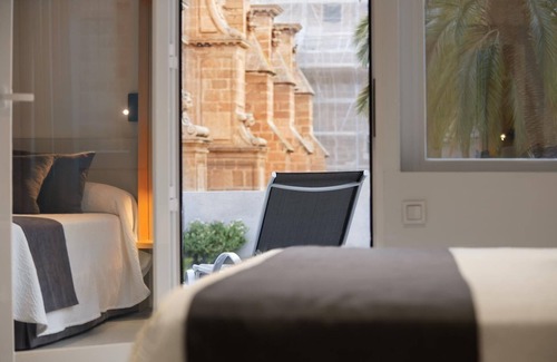 Almeria Centro Hotel | Explore Hotel Catedral Almería: Ocean View & Spa Retreat