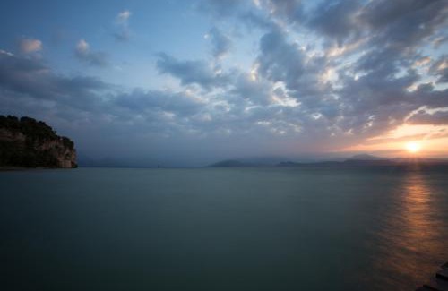 Sirmione Old Town Hotel | Discover Hotel Catullo: Oceanfront Retreat with Top Amenities