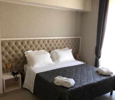 Historic Center Hotel | Discover Hotel Cavour: Family-Friendly with Great Dining