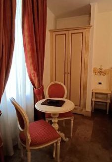 Historic Center Hotel | Discover Hotel Cavour: Family-Friendly with Great Dining