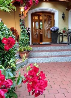 Unterallgau Hotel | Discover Hotel Cebulj: Family-Friendly with Hot Tub Access