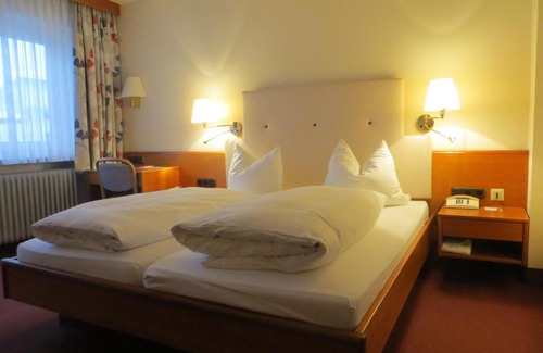 Unterallgau Hotel | Discover Hotel Cebulj: Family-Friendly with Hot Tub Access