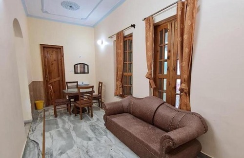 Lohaghat Hotel | Family-Friendly Hotel Cedar Valley: Ideal for Your Getaway