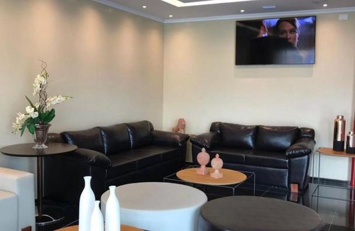 Vitoria de Santo Antao Hotel | Comfortable Hotel Center Vitoria: Pool & Breakfast Included