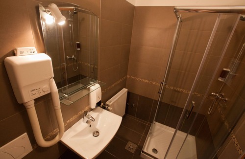 Postojna Hotel | Discover Comfort at Hotel Center with Spa and Family Amenities