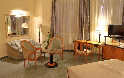 Nagykanizsa Hotel | Comfortable Hotel Central: Pet-Friendly & Breakfast Included