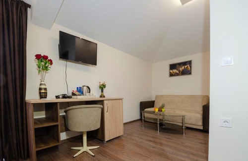 Karlovo Hotel | Budget-Friendly Hotel Central: Pet and Child Friendly Stay