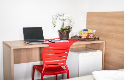 Centro Hotel | Budget-Friendly Hotel Central with Breakfast & Accessibility