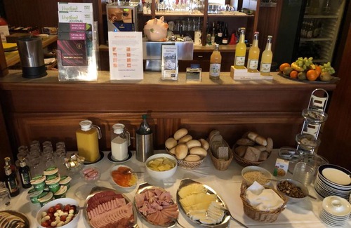 Bad Elster Hotel | Budget-Friendly Hotel Central with Breakfast & Family Amenities