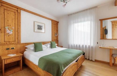 Peio Hotel | Comfortable Hotel Centrale: Spa, Restaurant & Family-Friendly