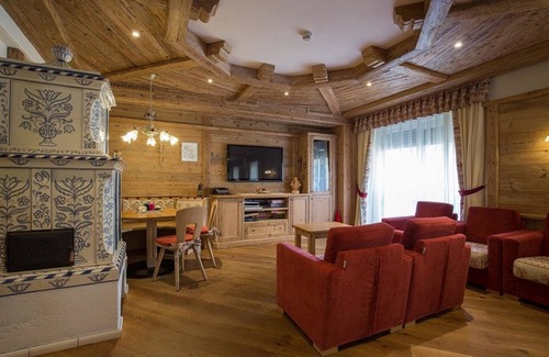 Peio Hotel | Discover Hotel Centrale: Rated 9.4 with Family-Friendly Amenities