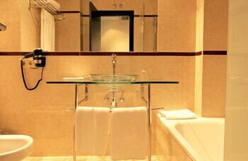 Burgos Hotel | Discover Comfort at Hotel Centro Los Braseros - 8.4/10 Rating