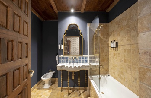 Old Town Baeza Hotel | Discover Hotel Cetina Palacio de los Salcedo: 4-Star Comfort
