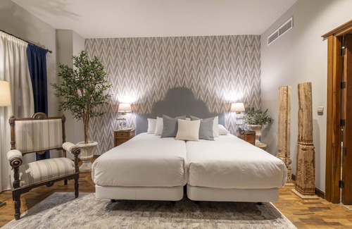 Old Town Baeza Hotel | Discover Hotel Cetina Palacio de los Salcedo: 4-Star Comfort