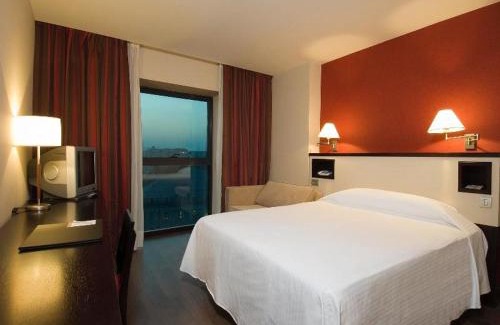 Bucharest City-Centre Hotel | Discover Hotel CH Bucharest: Top Amenities & 8.7/10 Rating