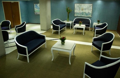 Chacao Hotel | Discover Hotel Chacao Cumberland: Family-Friendly Comfort