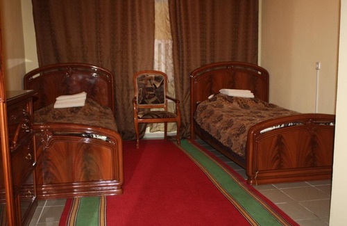 Uglich Hotel | Hotel Chaika: Pet-Friendly Stay with Pool and Breakfast