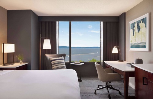 Burlington Hotel | Relaxing Oceanview Stay at Hotel Champlain Burlington