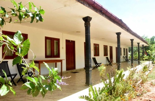 Ambanpola Hotel | Pet-Friendly Hotel Chanaya with Breakfast & Family Amenities