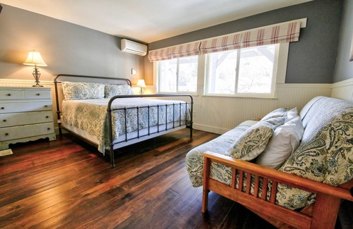 Groveland Hotel | Hotel Charlotte: Top-Rated Stay with Family-Friendly Dining