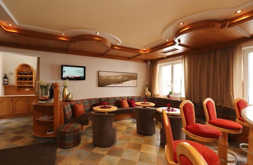 Ischgl Hotel | Discover Hotel Charly: Pet-Friendly Stay with Spa & Hot Tub