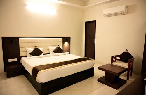 Indira Nagar Hotel | Hotel Cheer Inn