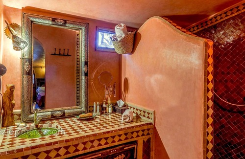 M'Hamid El Ghizlane Hotel | Relax at Hotel Chez le Pacha with Pool, Spa & More