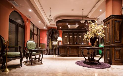 Hisarja Hotel | Discover Hotel Chinar: Oceanfront Oasis with Pool & Spa