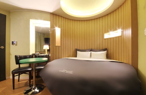 Busanjin Hotel | Discover Hotel Chowon: Child-Friendly with Breakfast Included