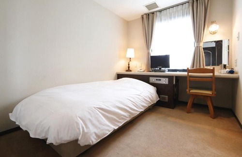 Maebashi Hotel | Comfortable Hotel Cinquante: Wheelchair Accessible & Breakfast