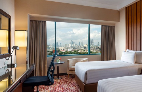 Tanjung Duren Utara Hotel | Discover Hotel Ciputra Jakarta: 4-Star Comfort & Pool Access