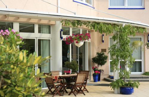 Ramstein-Miesenbach Hotel | Family-Friendly Stay at Hotel Circle Inn - 4 Star Rating