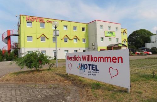 Buckau Hotel | Budget-Friendly Hotel City Inn with Restaurant & Family Amenities