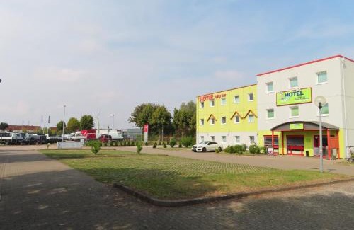 Buckau Hotel | Budget-Friendly Hotel City Inn with Restaurant & Family Amenities