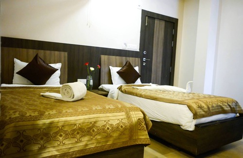 Jabalpur Hotel | Budget-Friendly Hotel City Inn with Breakfast & Family Comfort