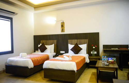 Jabalpur Hotel | Budget-Friendly Hotel City Inn with Breakfast & Family Comfort