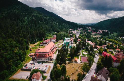 Baile Tusnad Hotel | Relax at Hotel Ciucas with Pool, Spa & Family-friendly Amenities