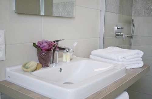 Eitting Hotel | Discover Hotel Claro Garni: Rated 9.2/10 with Spa & Dining