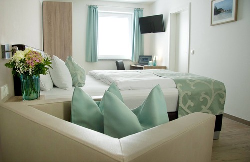 Eitting Hotel | Discover Hotel Claro Garni: Rated 9.2/10 with Spa & Dining
