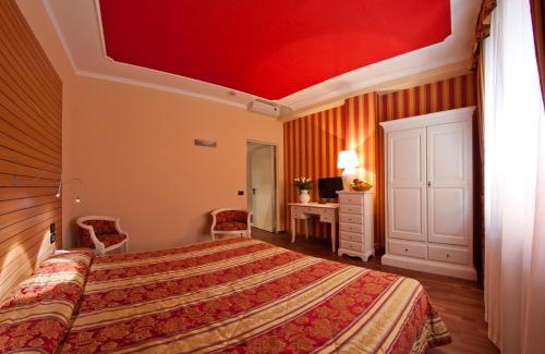 Cles Hotel | Discover Hotel Cles: Highly Rated with Family-Friendly Amenities