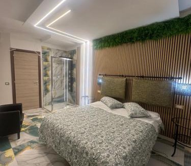 Casoria Hotel | Comfortable Stays at Hotel Clinton with Great Amenities